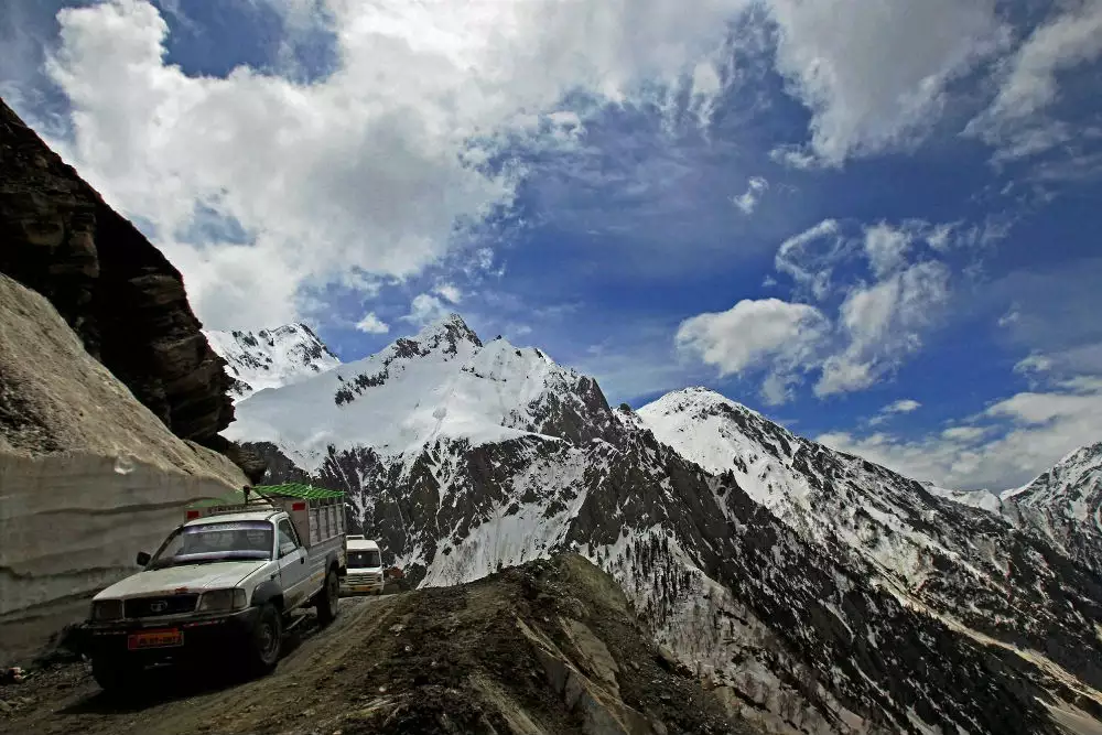 Sringar Leh Highway Road Status 2026 - 27
